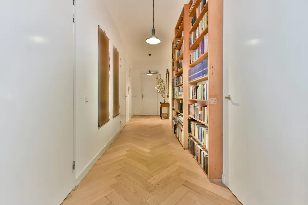 Come arredare un corridoio? 2 Immagine di corridoio libreria