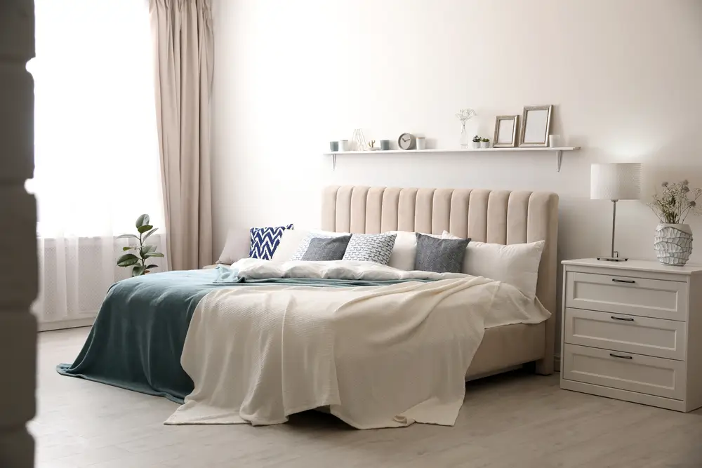 Come scegliere la giusta testiera per il letto? 2 Immagine di letto imbottito