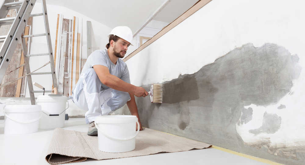 Cosa fare se l'impresa di ristrutturazione non rispetta i tempi di consegna? 2 Immagine di operaio