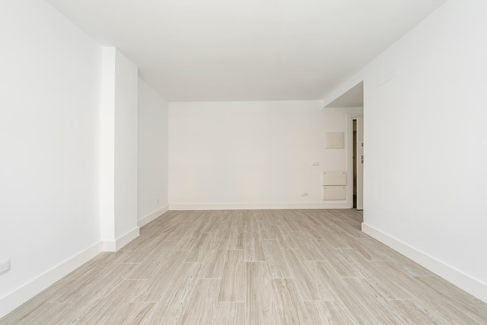 Vantaggi e svantaggi del gres porcellanato 4 Immagine di parete bianca parquet