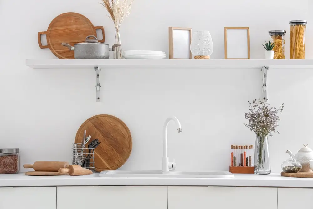 Come scegliere la rubinetteria per la cucina? 3 Immagine di rubinetto bianco