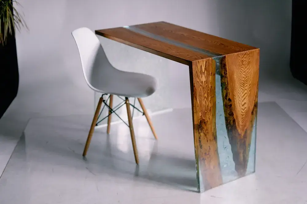 Tavolo resina epossidica: tra eleganza e design 3 Immagine di tavolo in resina