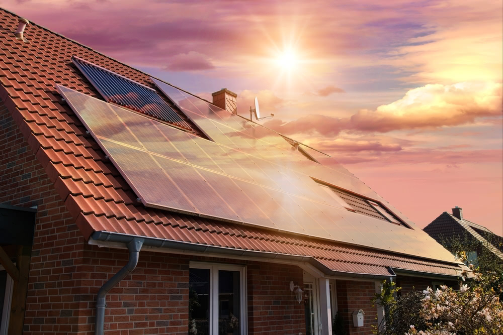 tetto-con-fotovoltaico Immagine di tetto con fotovoltaico