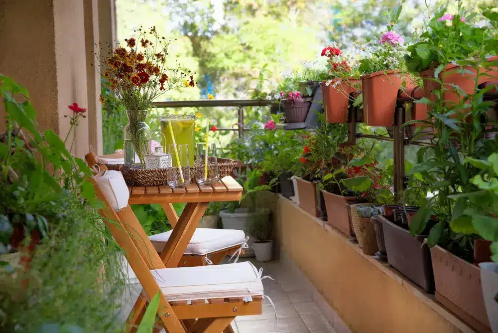 Come arredare i balconi piccoli? 3 Immagine di balconi casa