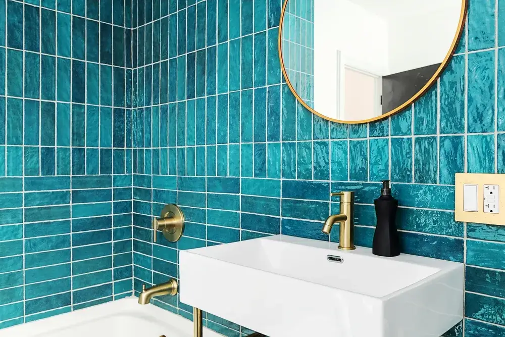 Dipingere le piastrelle del bagno: pro e contro 6 Immagine di piastrelle
