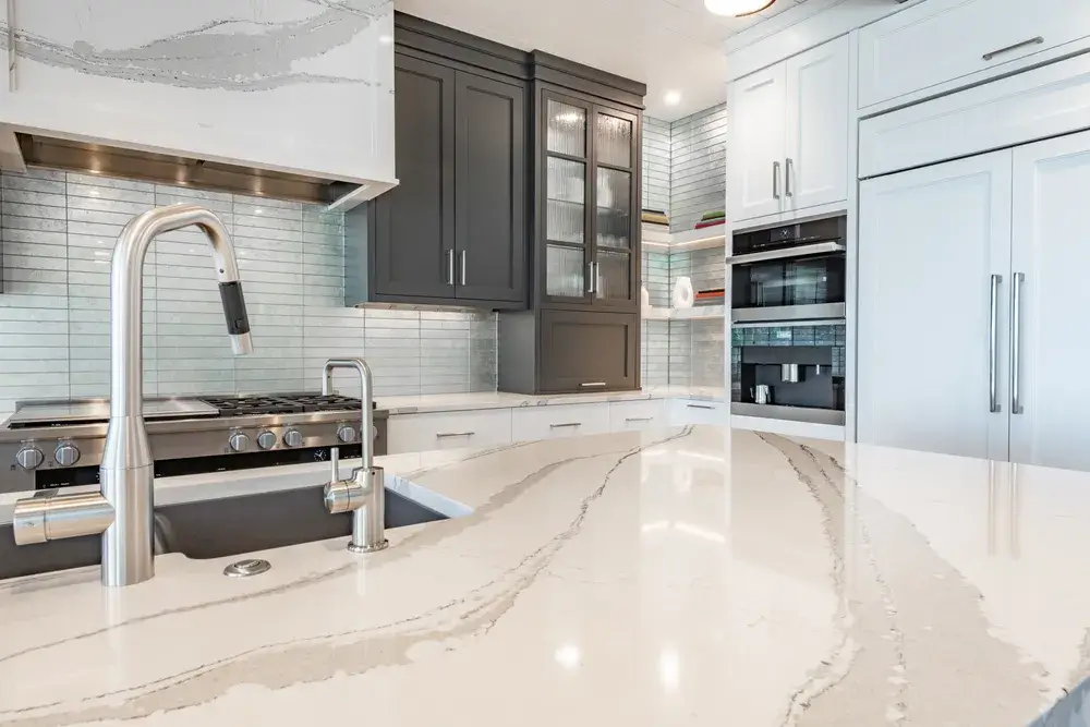 Top nuovo per rinnovare la cucina 6 Immagine di top cucina marmo