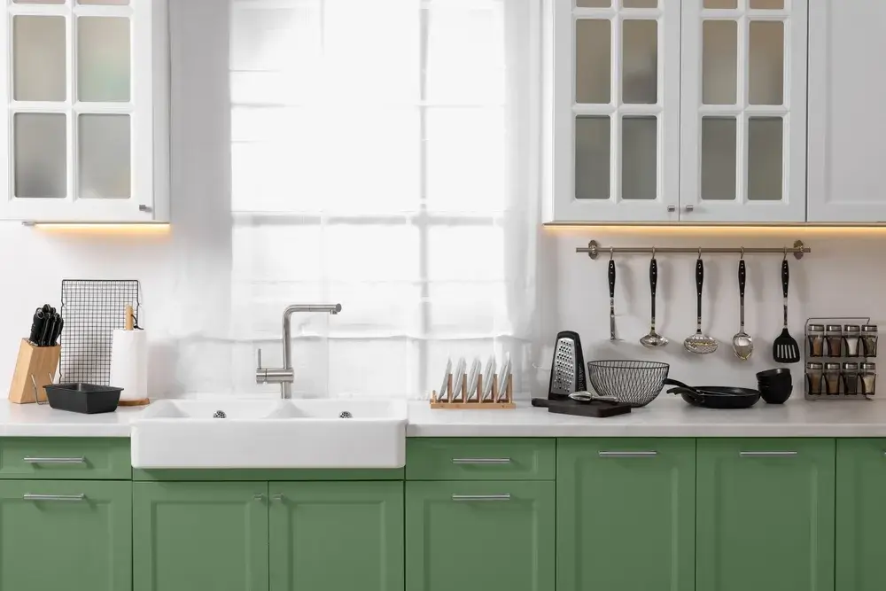 Color salvia in casa: quali sono gli abbinamenti corretti? 2 Immagine di cucina salvia