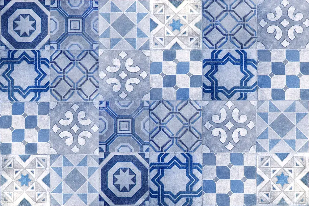 Cersaie 2024: la nuova identità della maiolica 7 Immagine di maiolica azzurra